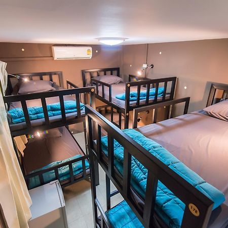 Full Stop. Hostel Patong Extérieur photo