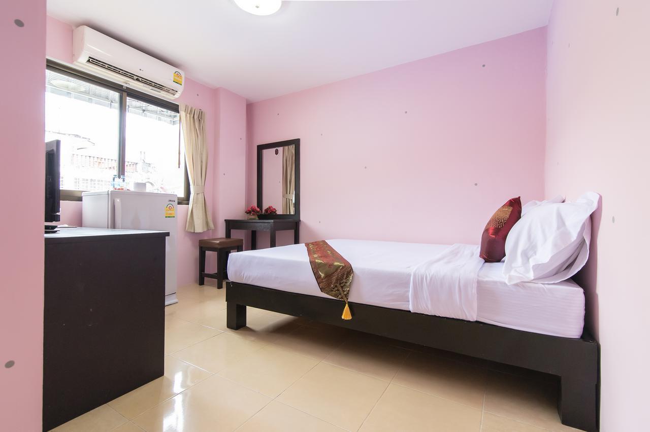 Full Stop. Hostel Patong Extérieur photo