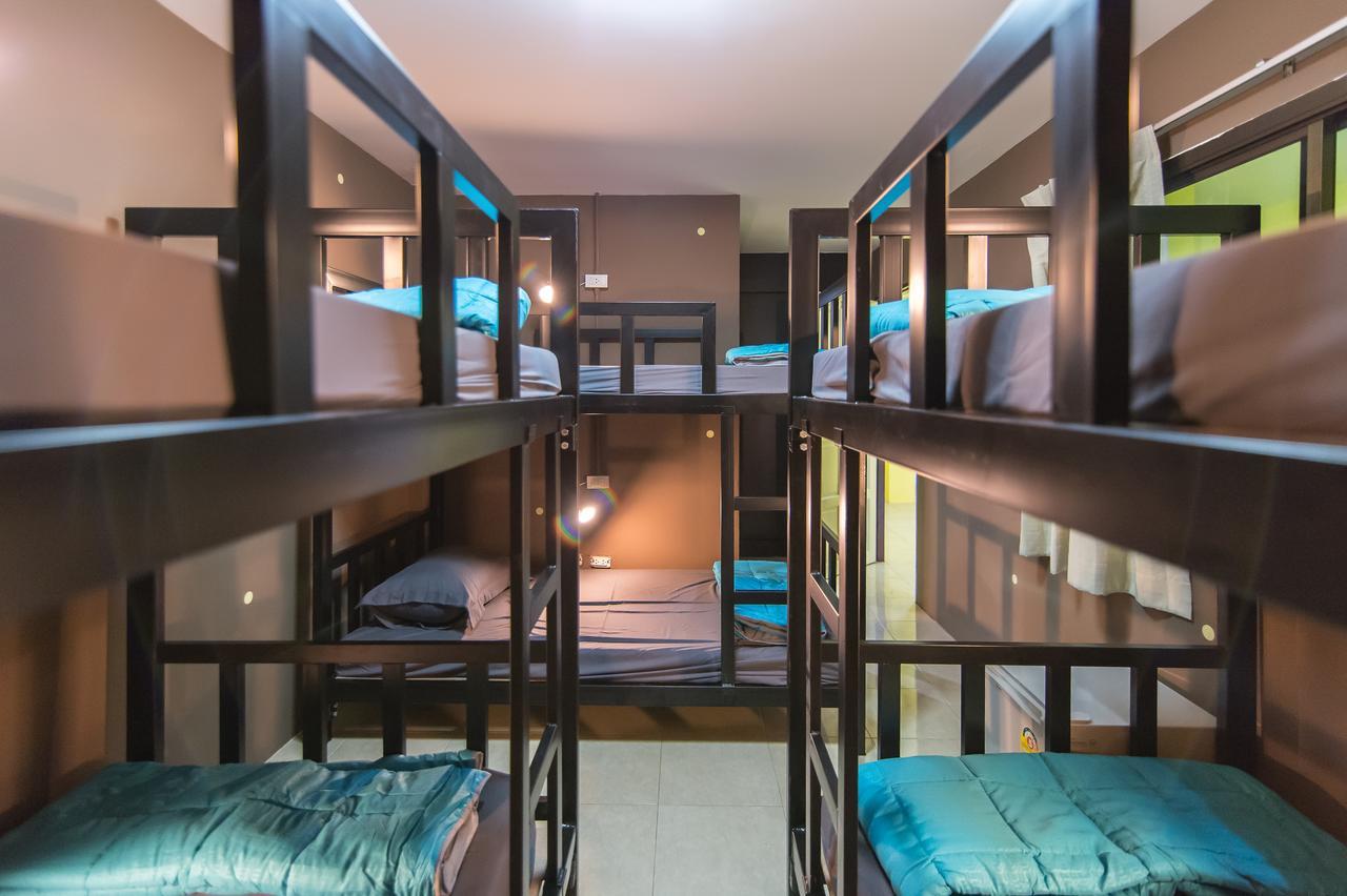 Full Stop. Hostel Patong Extérieur photo